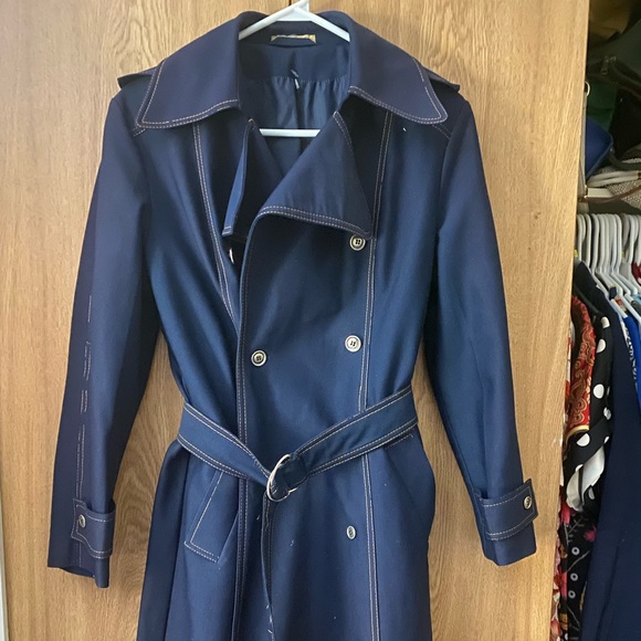 Vintage navy trench coat. - Picture 1 of 9